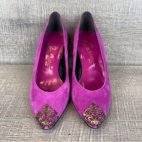 Caressa size 7 N fuschia suede metal filigree accent heels - Picture 6 of 15